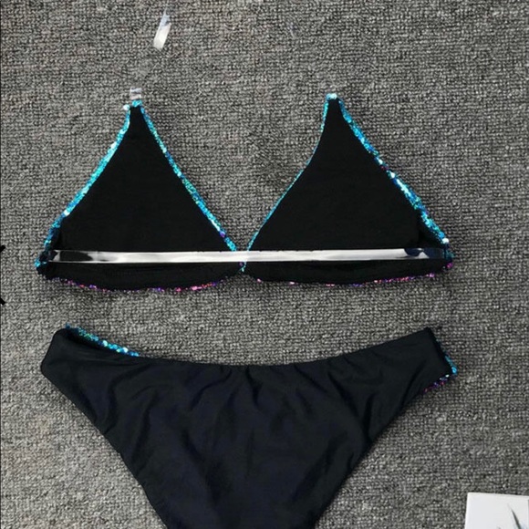 Color Changing Bikini - Picture 4 of 5